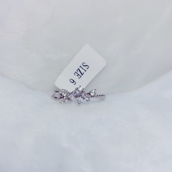 NWT Charmed aroma dainty sterling silver ring, 925, cubic zirconia, size 6 - Picture 2 of 7